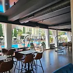 Sunborn Hotel