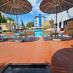 Sunborn Hotel Golem (Tirana)