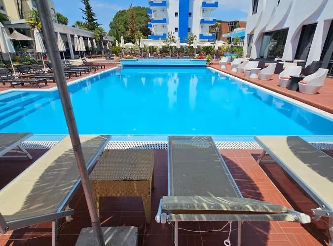 Hotel Sunborn Golem (Tirana)