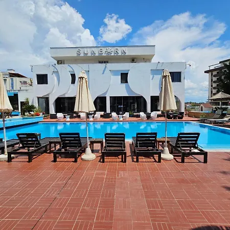 Otel Sunborn Golem (Tirana)