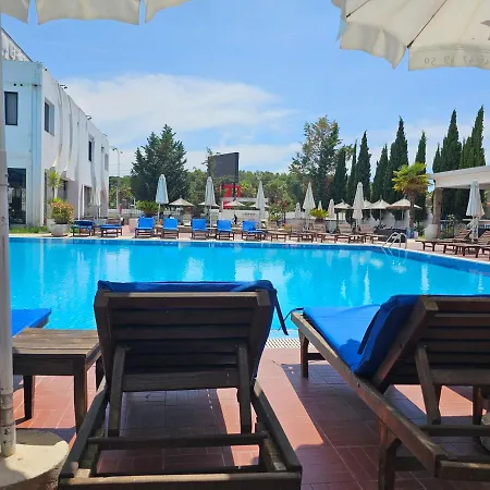 Sunborn Otel