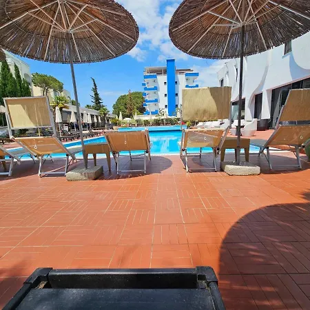 Sunborn Otel Golem (Tirana)