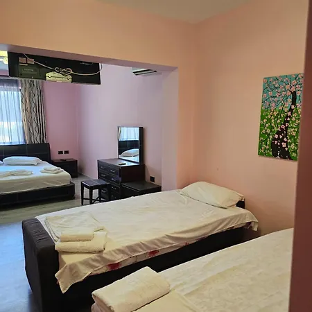 Sunborn Hotel Golem (Tirana)