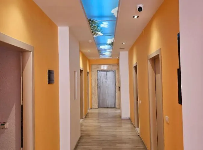 Sunborn Hotel Golem (Tirana)